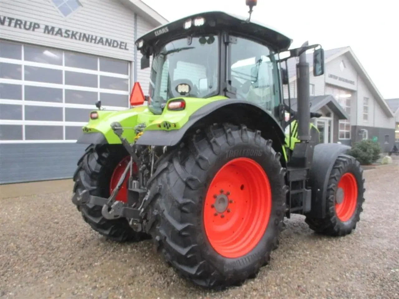 Billede 18 - CLAAS ARION 550 C-matic med frontlift, affjedret foraksel og affjedret kabine.