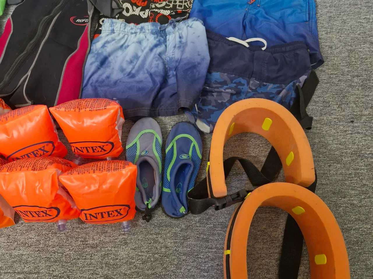 Billede 2 - Børne badetøj