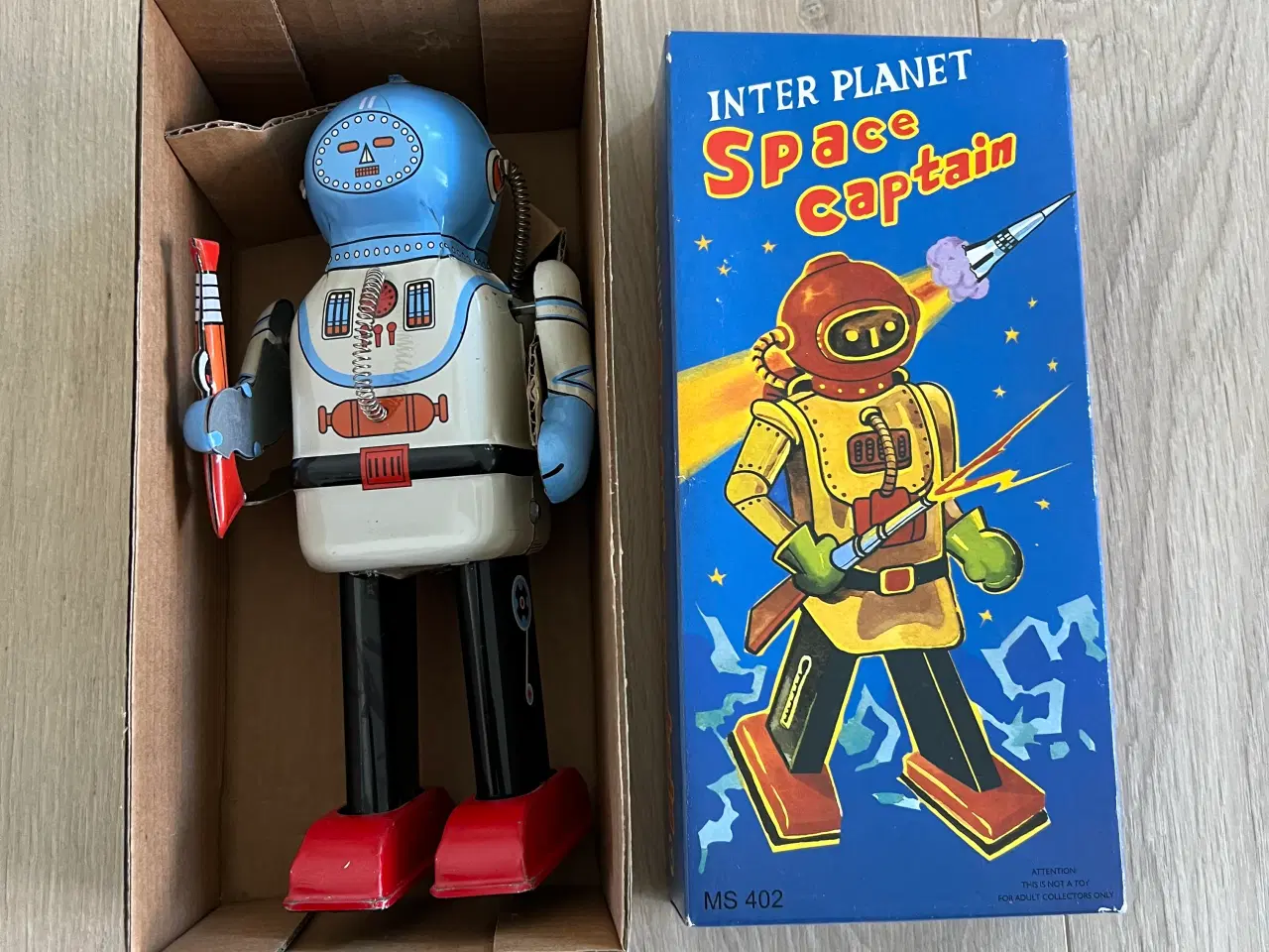 Billede 1 - Tin robot med optræk