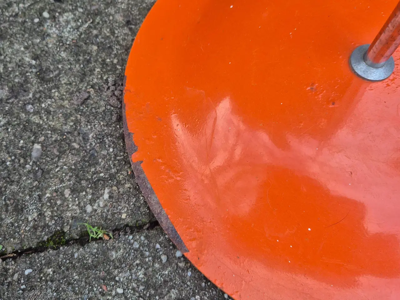 Billede 12 - Orange gulvlampe med skærm som på en arkitektlampe