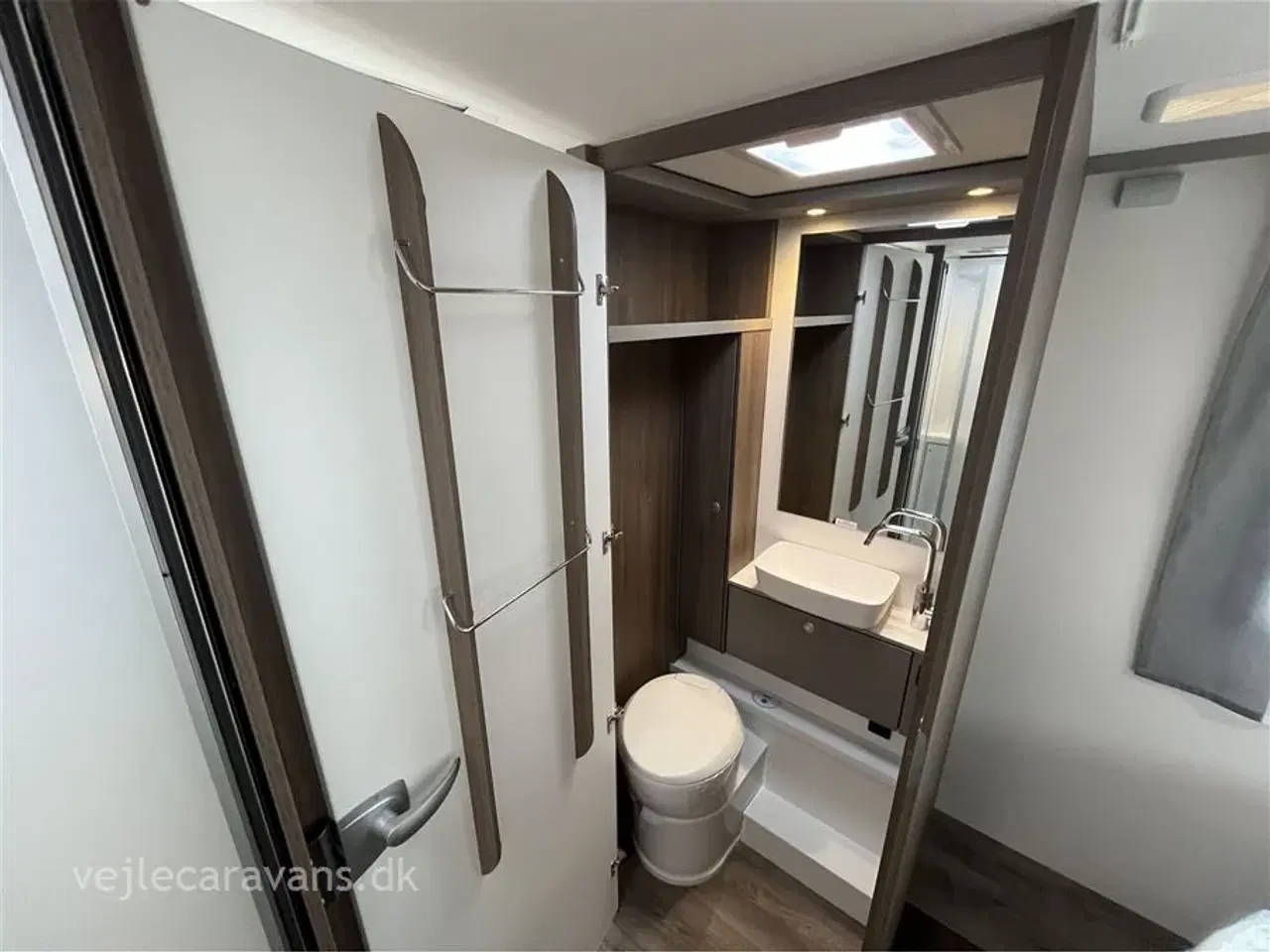 Billede 17 - 2026 - Carado T 449