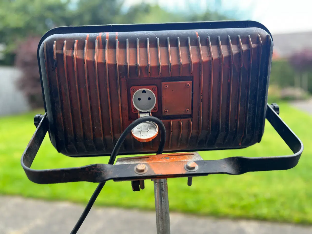 Billede 5 - Kraftig arbejds lampe på stativ.
