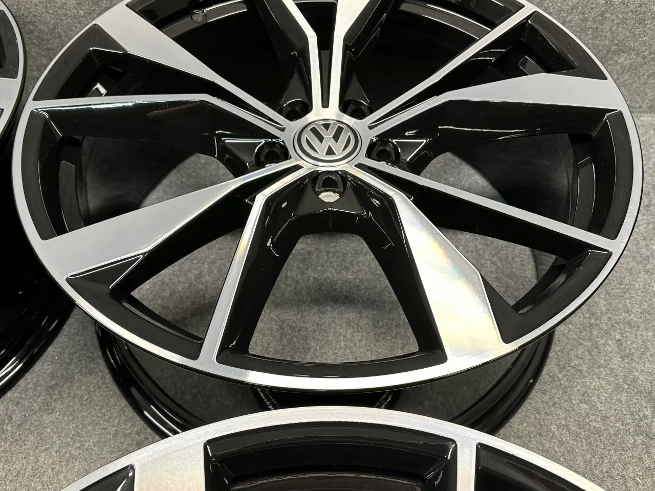 Billede 4 - ALUFÆLGE VW TIGUAN 5N 5NA R-LINE MISANO 20"