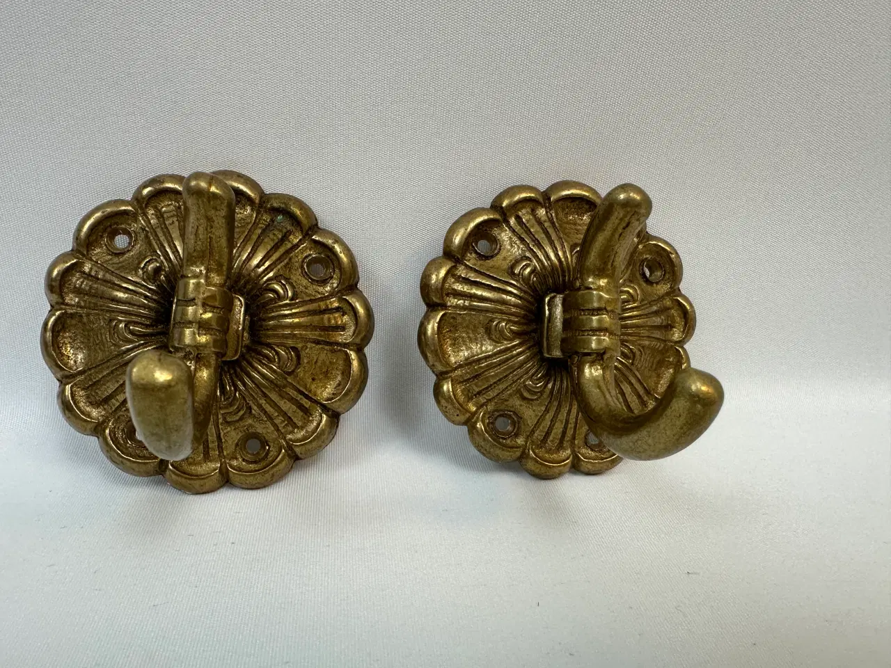 Billede 2 - 2 stk. vintage knager i messing