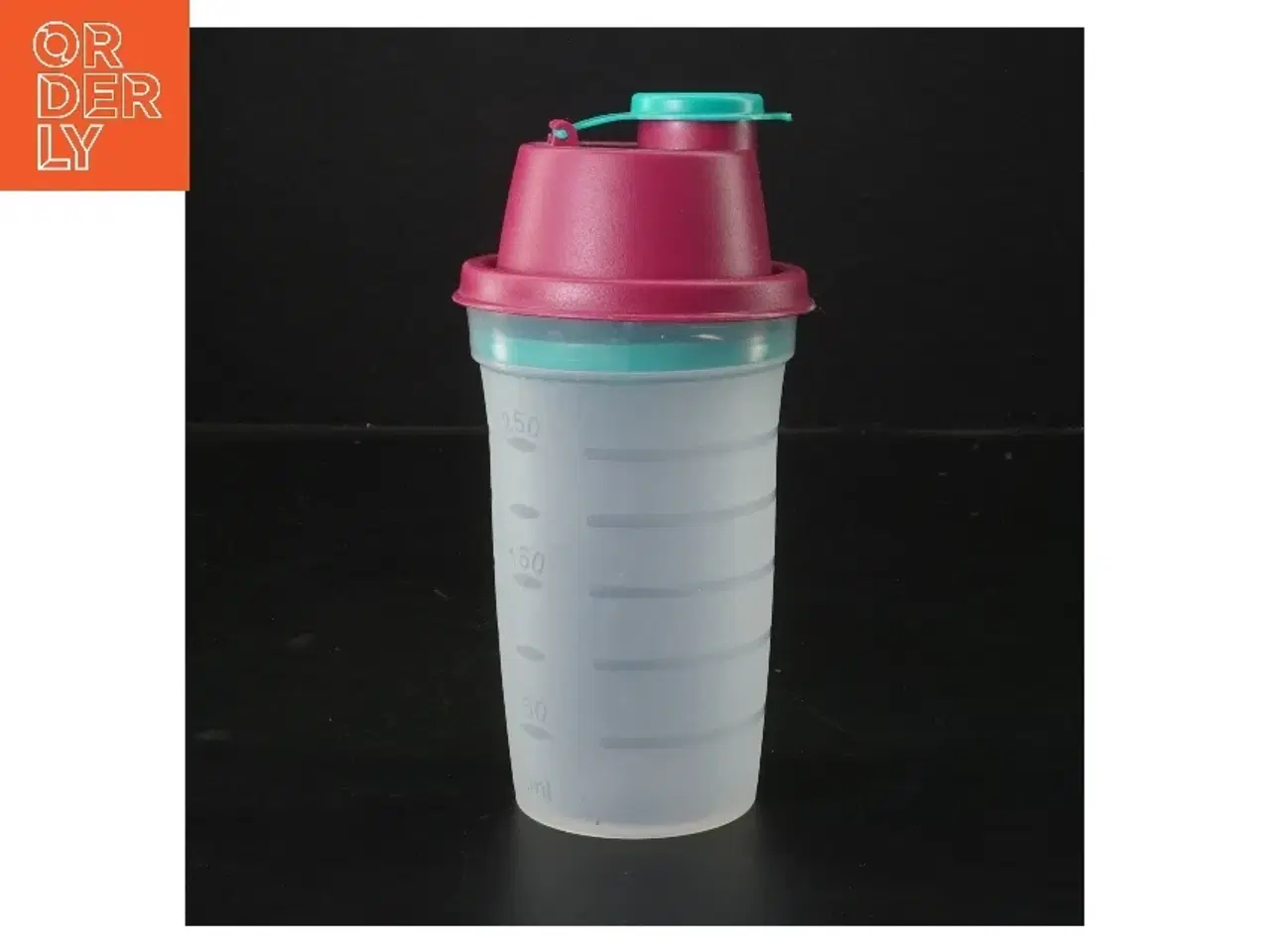 Billede 1 - Ny. shaker med låg (str. 16 cm)fra Tupperware