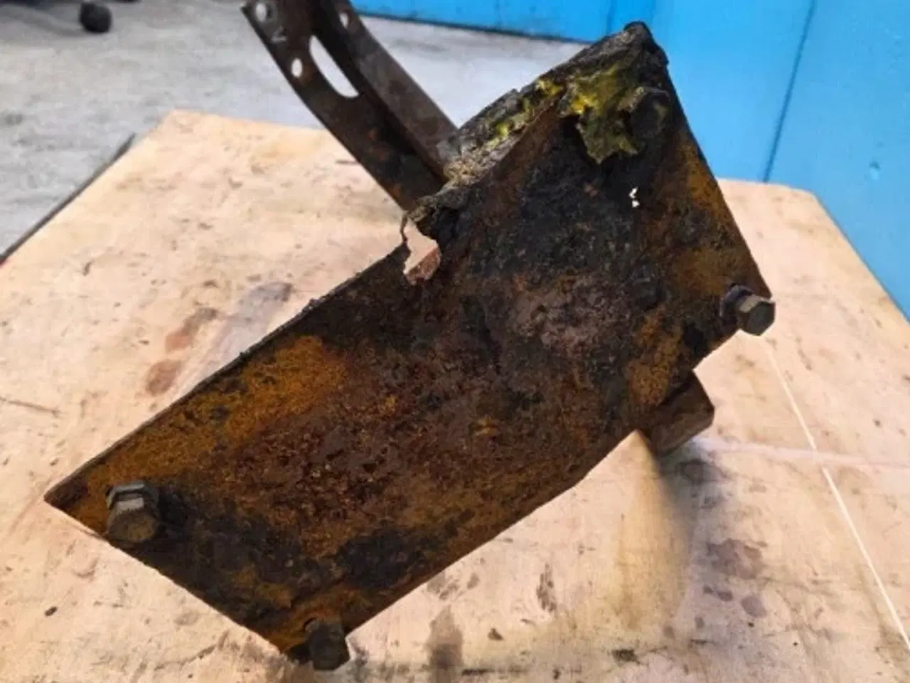 Billede 13 - New Holland LB115B Hjulskærm L.  85806219