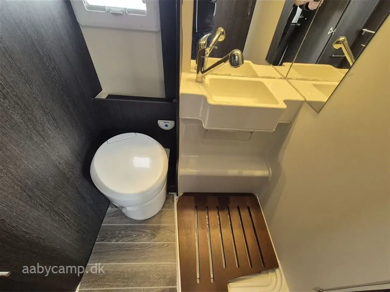 Billede 13 - 2021 - Rollerteam Automatgear. markise. 2x batteri. lædersæder. solcelle. 6 selepladser.