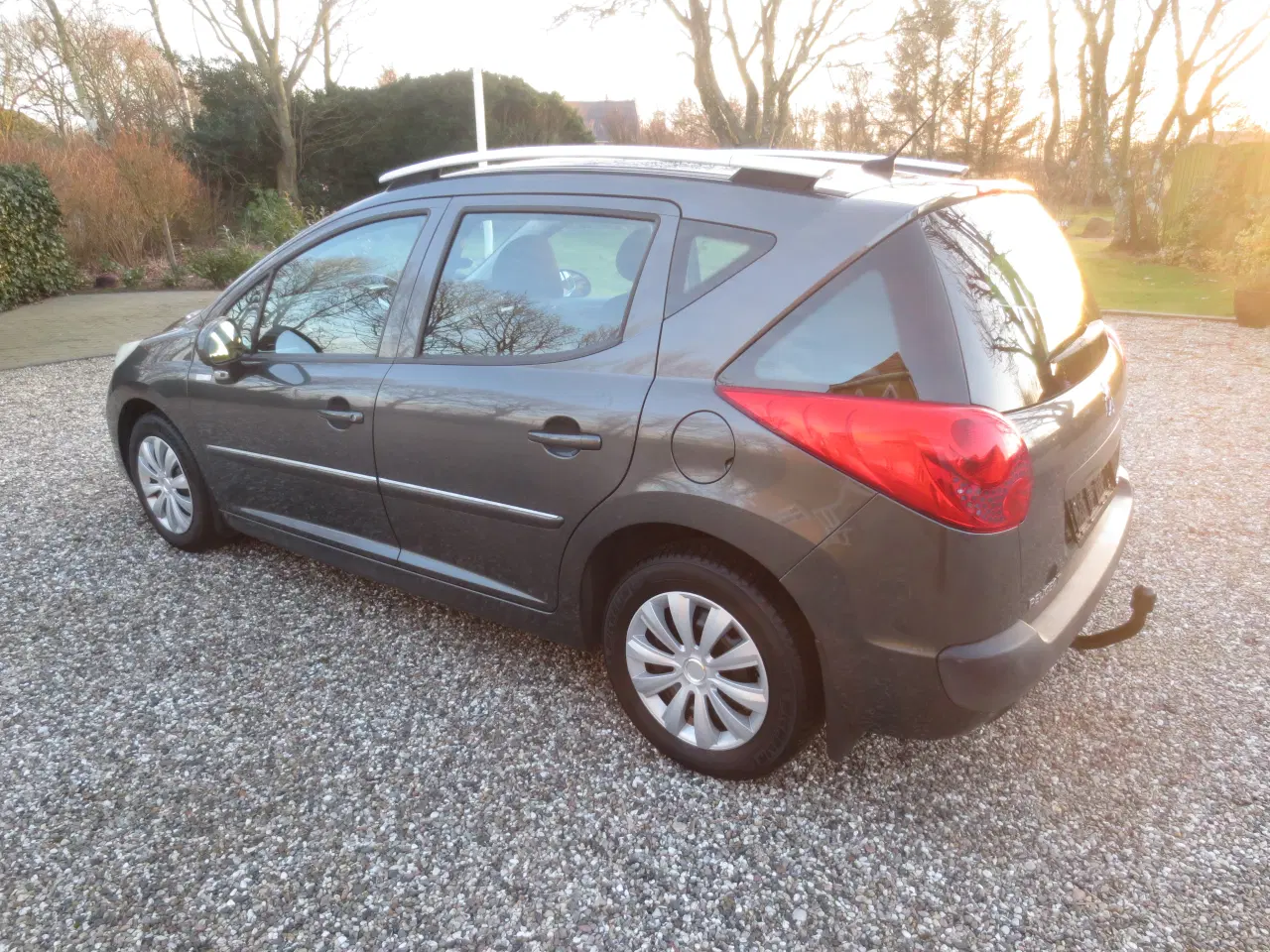 Billede 6 - Pæn Peugeot 207 1.4 i St-Car Nysynet. 