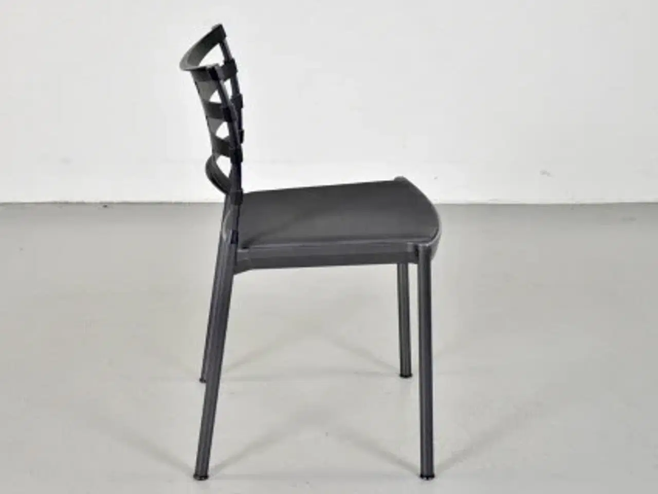 Billede 4 - Fritz hansen konferencestol med sort sæde og sort stel