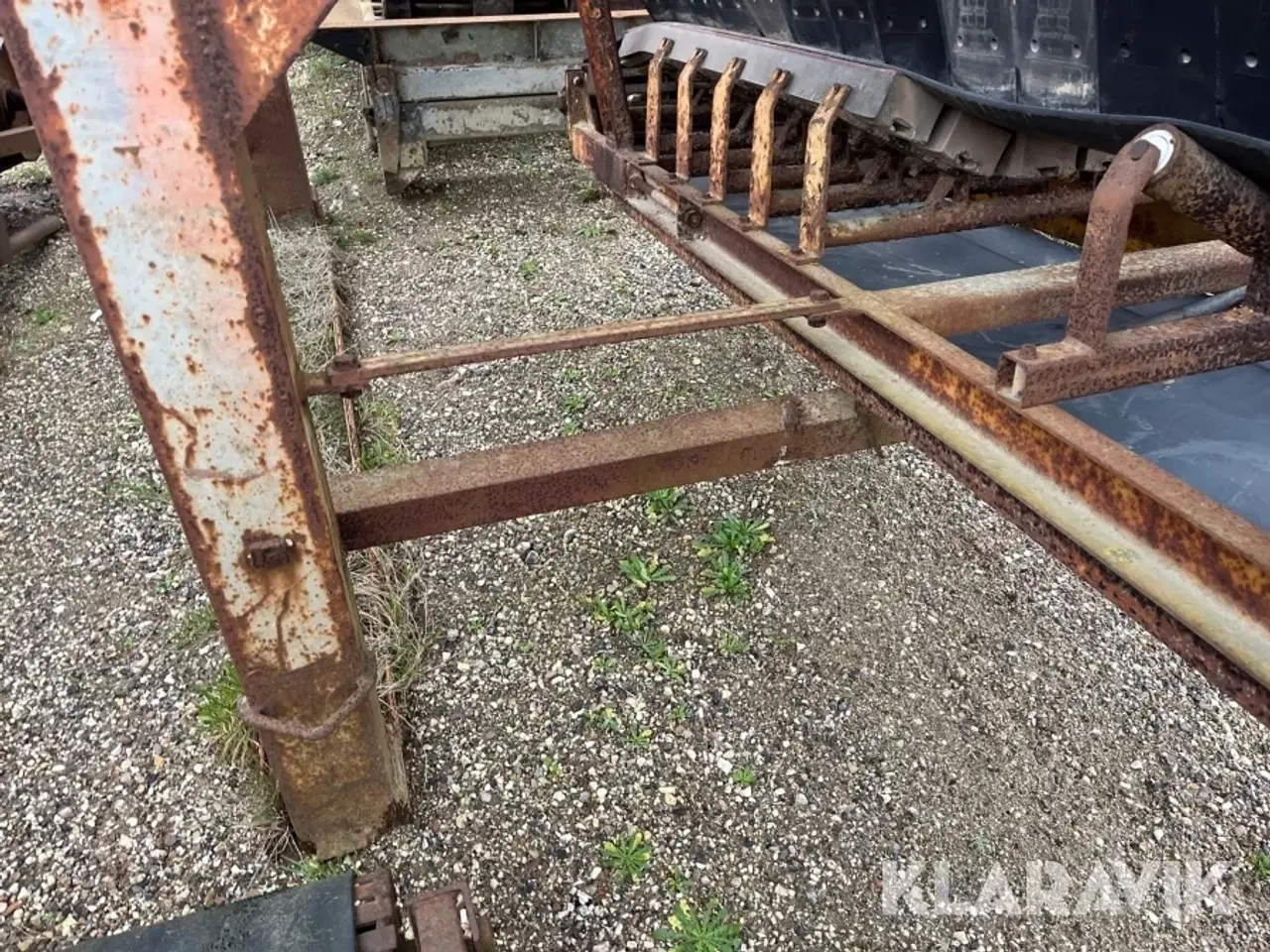 Billede 9 - Fødekasse med udleveringsbånd