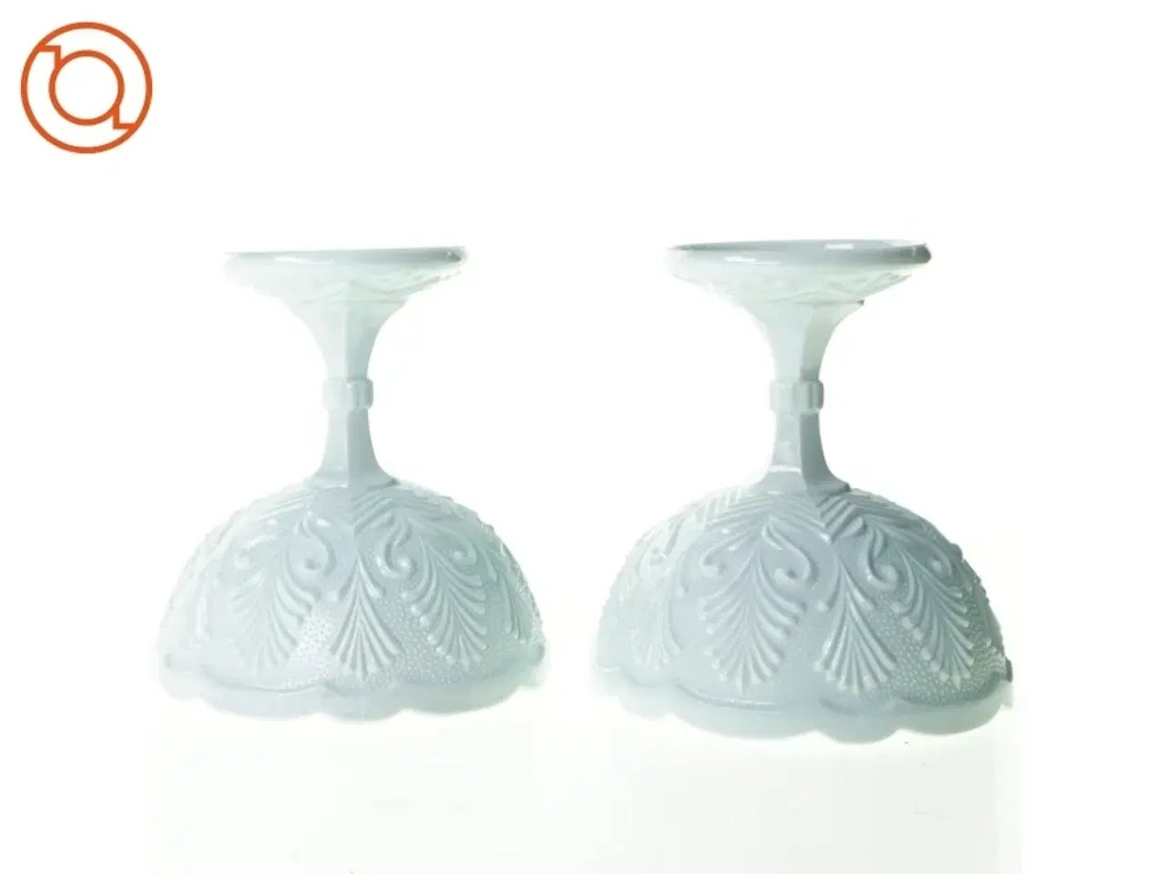 Billede 4 - To hvide opsatser på høj fod (17 x 15 cm)