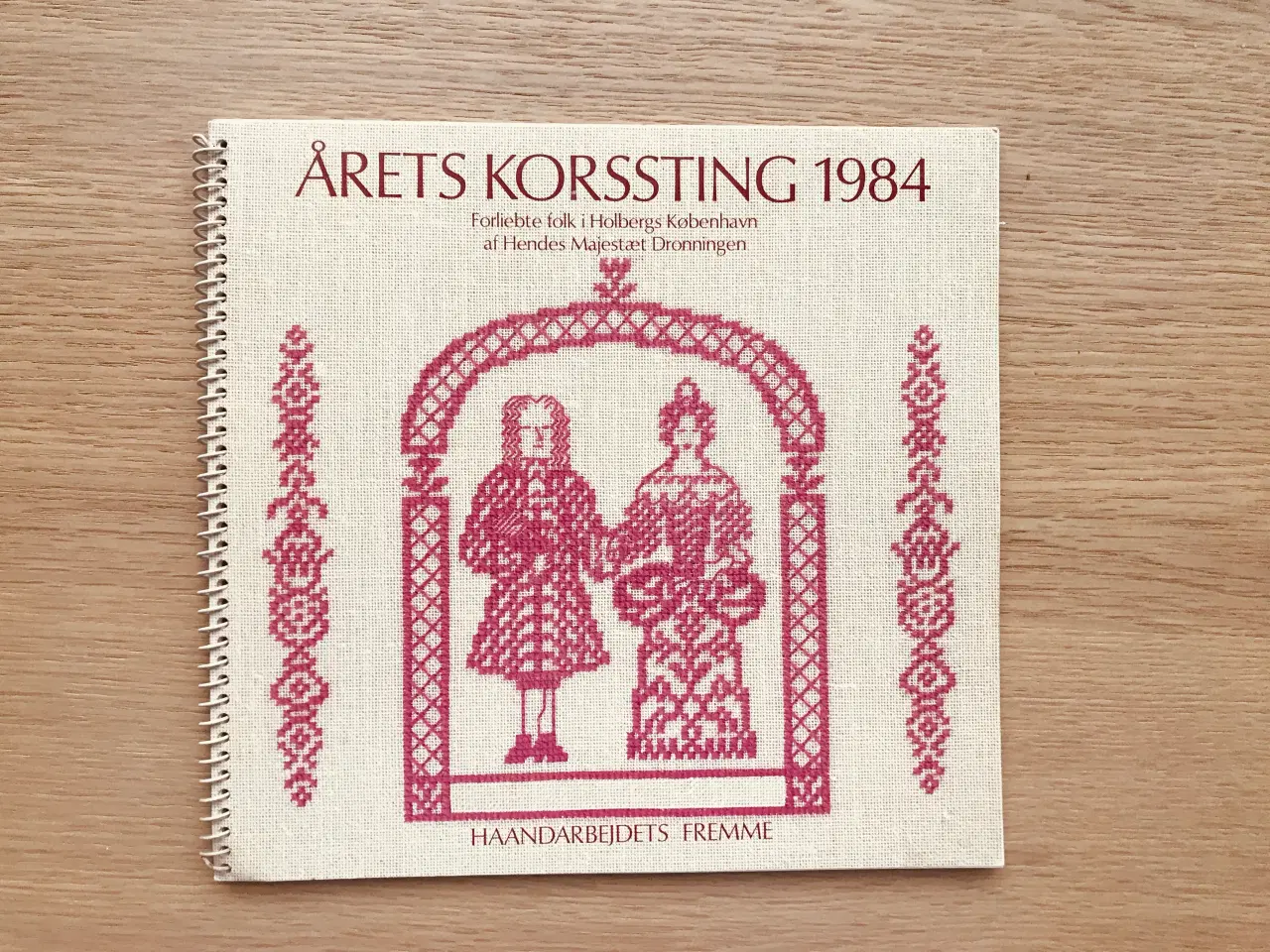 Billede 1 - Årets Korssting 1984 - Haandarbejdets Fremme 