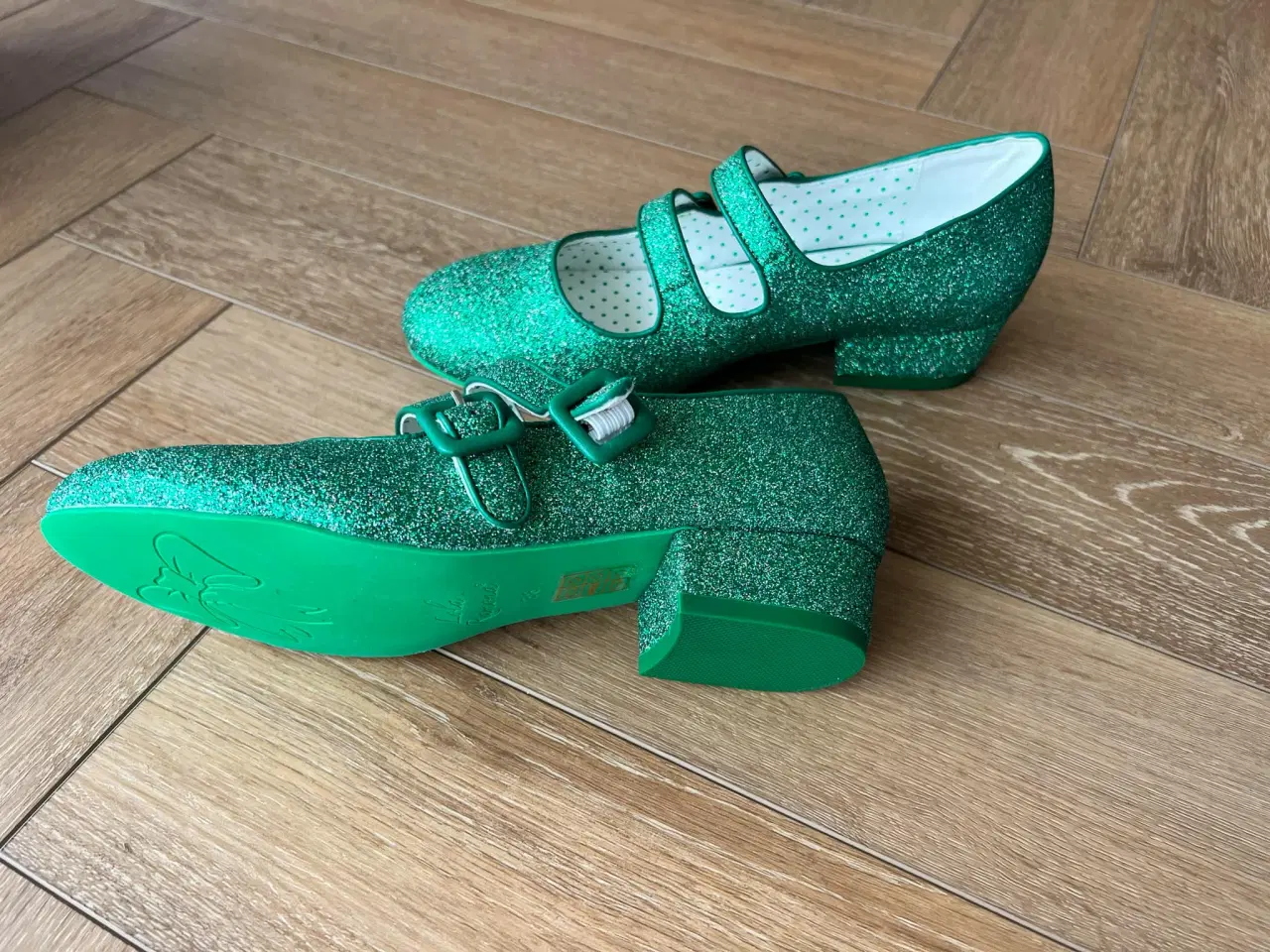 Billede 2 - Helt nye grønne glittersko