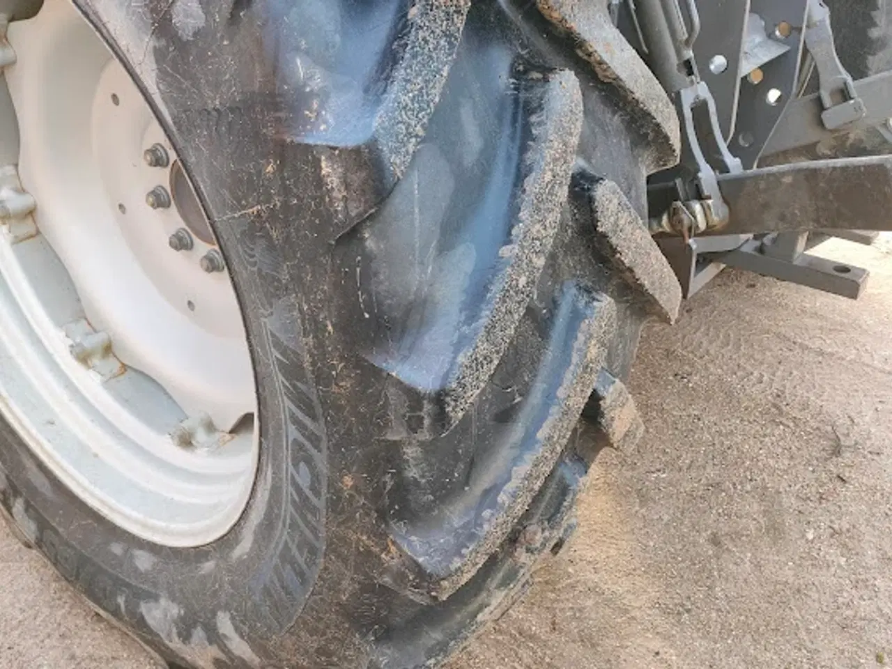 Billede 5 - Massey Ferguson 5612 4 WD Traktor med frontlæsser