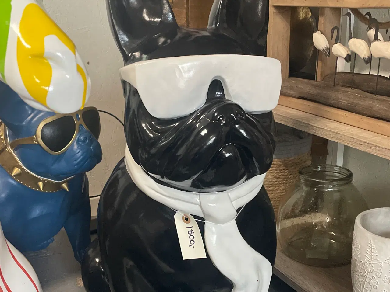 Billede 2 - Stor bulldog i plast polyester 