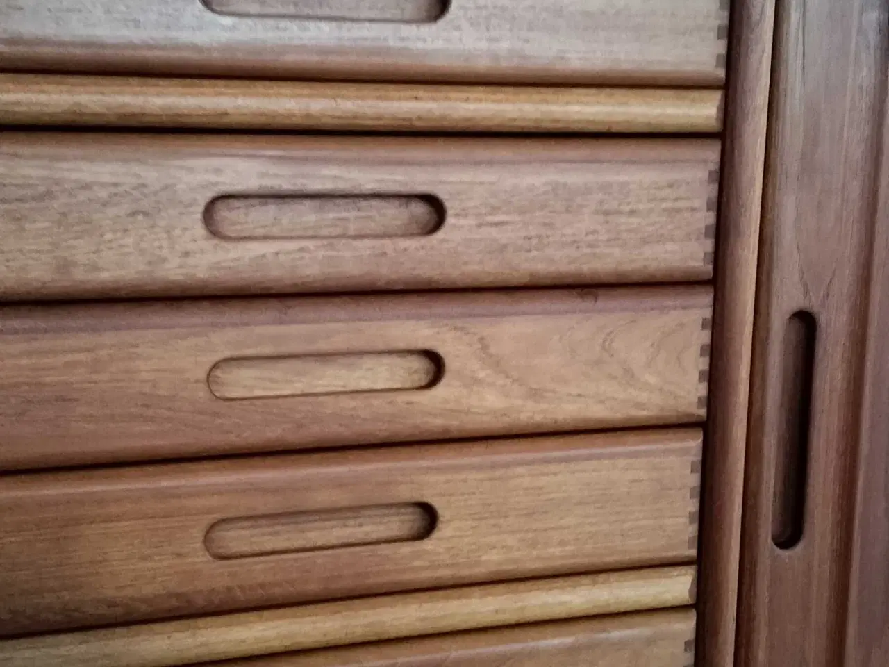 Billede 4 - Dyrlund skænk i teak