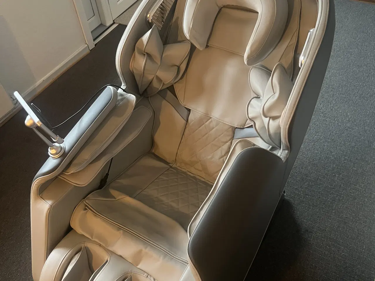 Billede 1 - Massagestol så god som ny et år gammel 