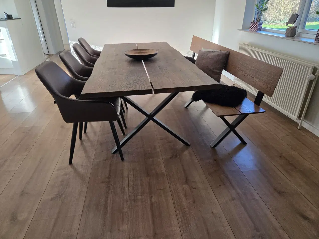 Billede 2 - Spisebord med stole og bænk