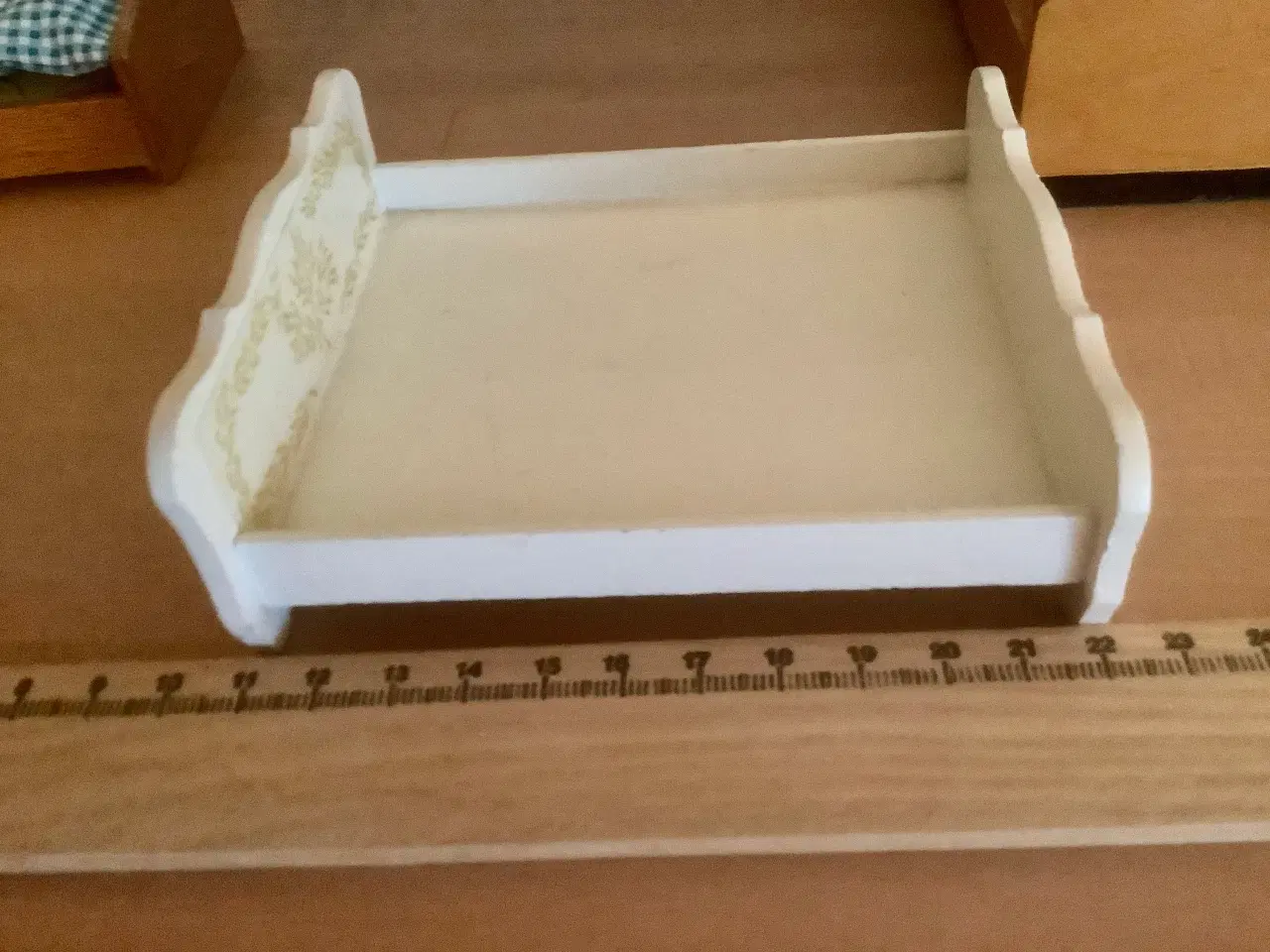 Billede 6 - Dukkehus senge i træ sælges samlet.