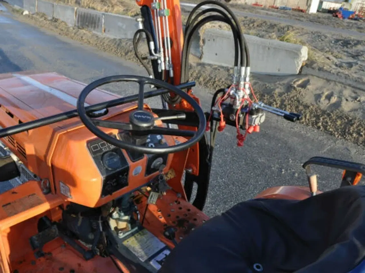 Billede 4 - Traktor - Kubota B1400D 4x4  / 14 hk