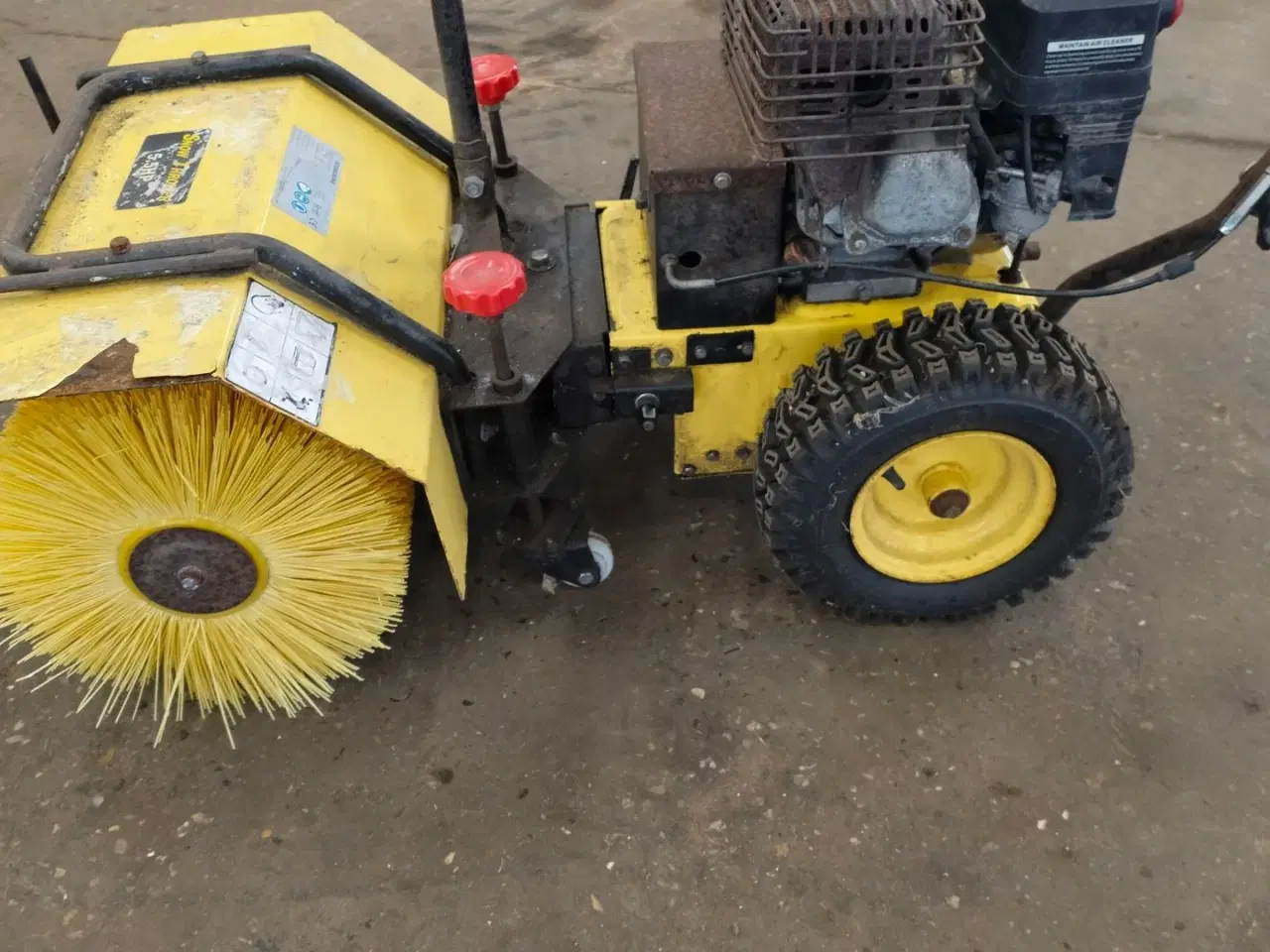 Billede 2 - Loncin Fejemaskine momsfri