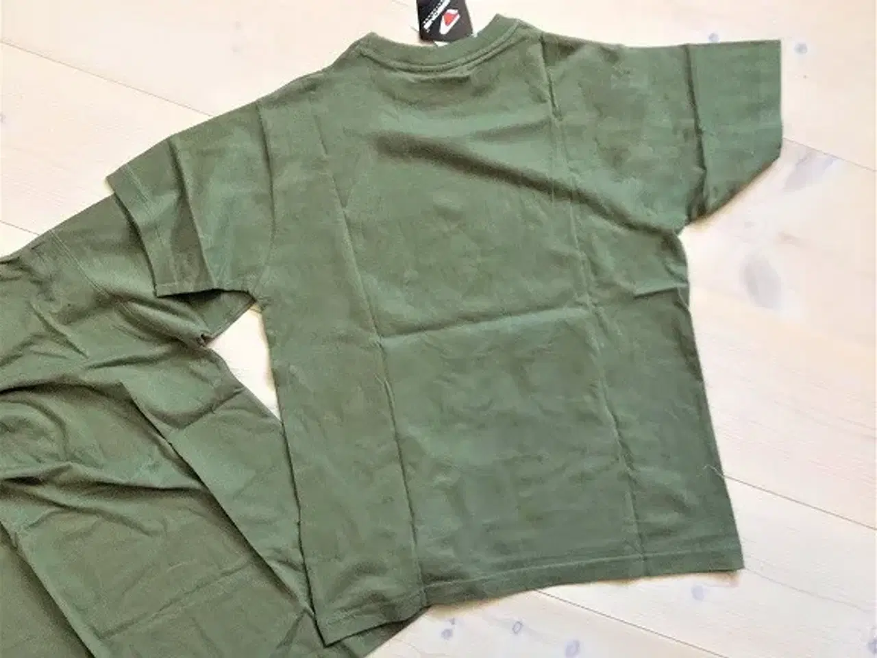 Billede 3 - 2 NYE T-SHIRTS - khaki