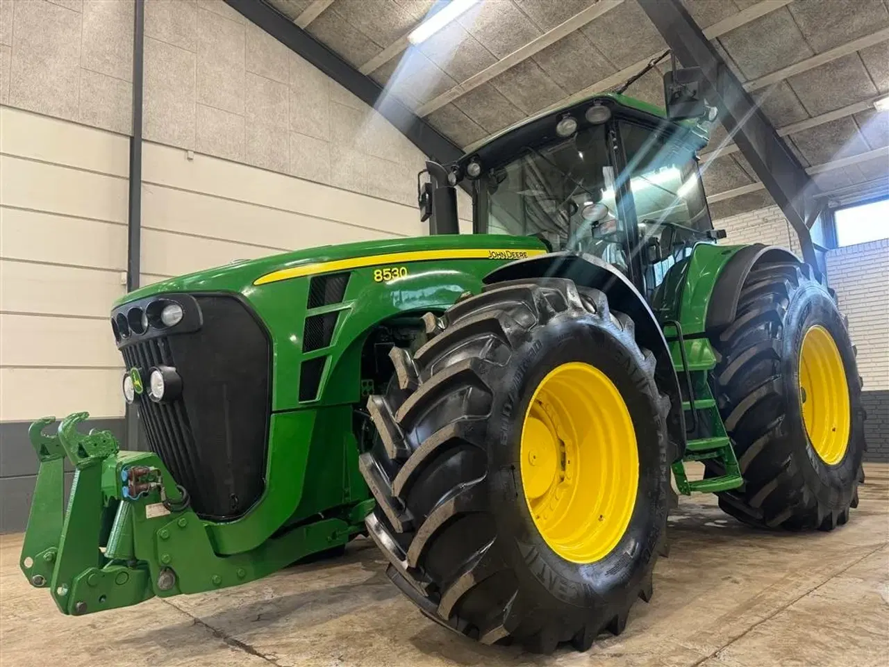 Billede 2 - John Deere 8530 Autopower Monteret med luft, frontlift og står på nye dæk.