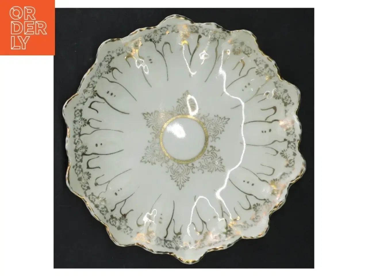 Billede 6 - Porcelænskagetallerkener med guldkant fra M Z (str. Ø. 16 cm)