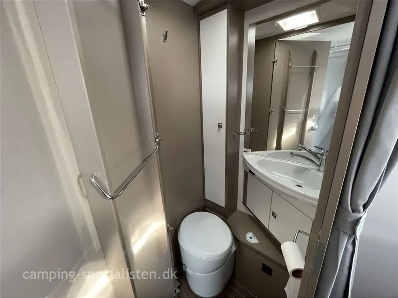 Billede 13 - 2021 - Etrusco I 7400 QB   Etrusco I 7400 QB 2021 - Se den nu hos Camping-Specialisten.dk