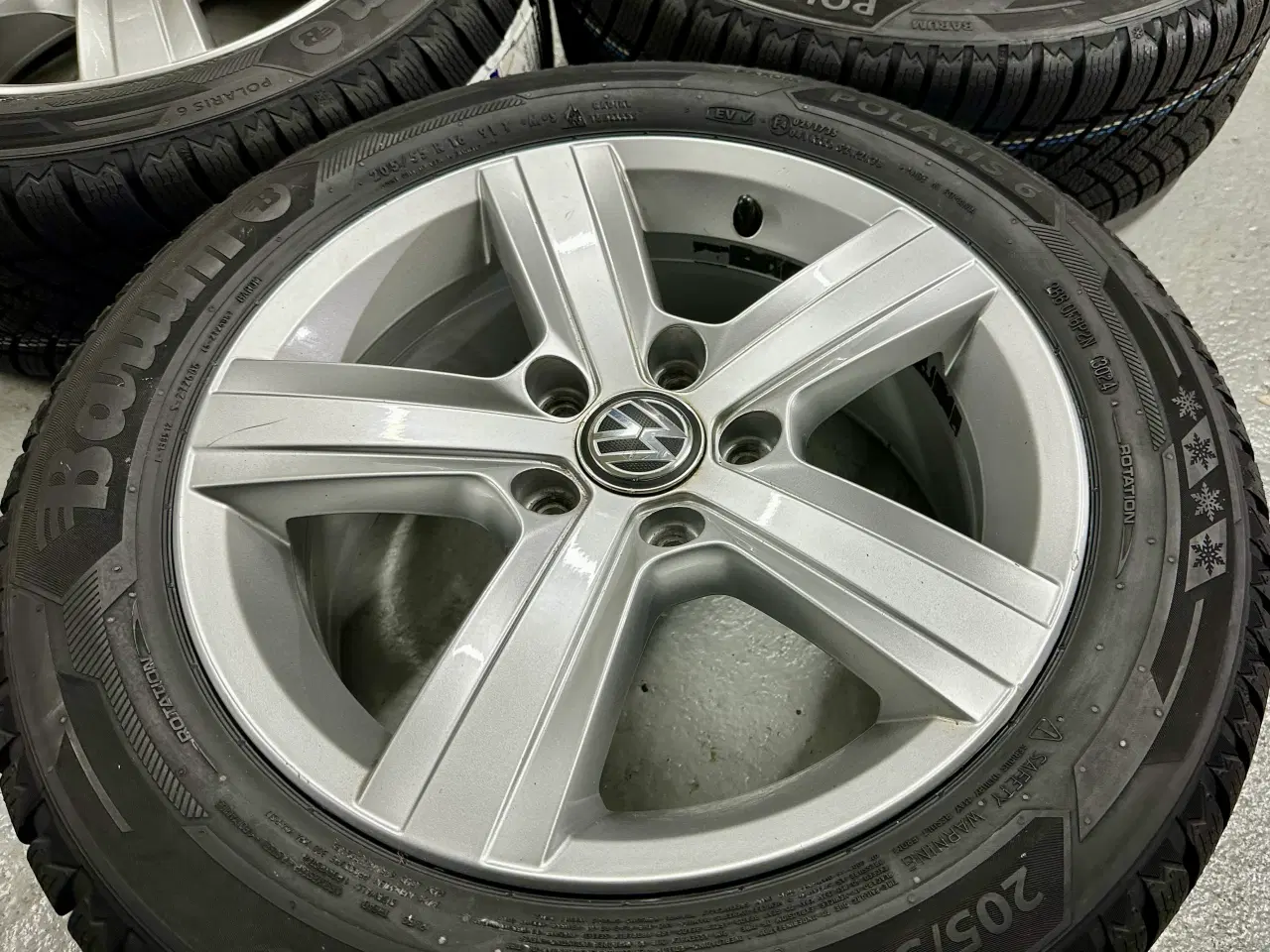 Billede 4 - Vw orginale alufælge 16”med nyt vinterdæk 