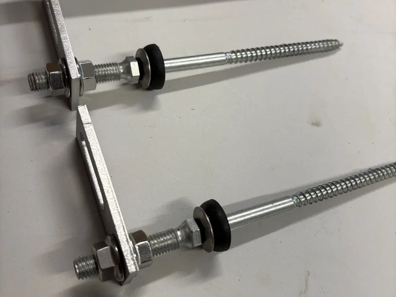 Billede 2 - 200 mm stokskruer til solcelle skinner med adapter