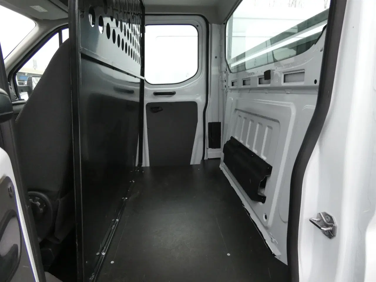 Billede 10 - Ford Transit 350 L3H1 2,0 TDCi Trend 130HK DobKab 6g