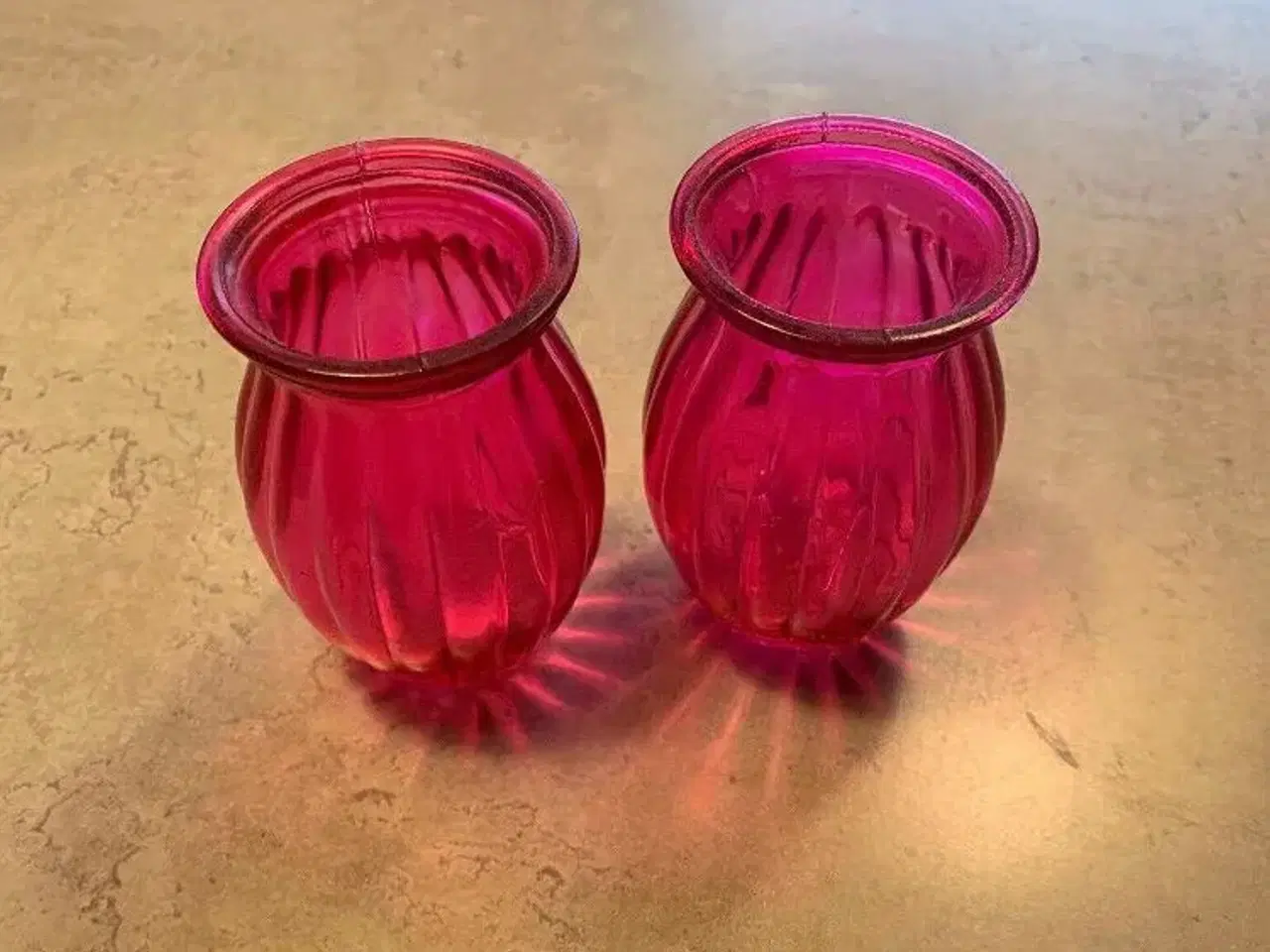 Billede 2 - 2 stk nye flotte vaser