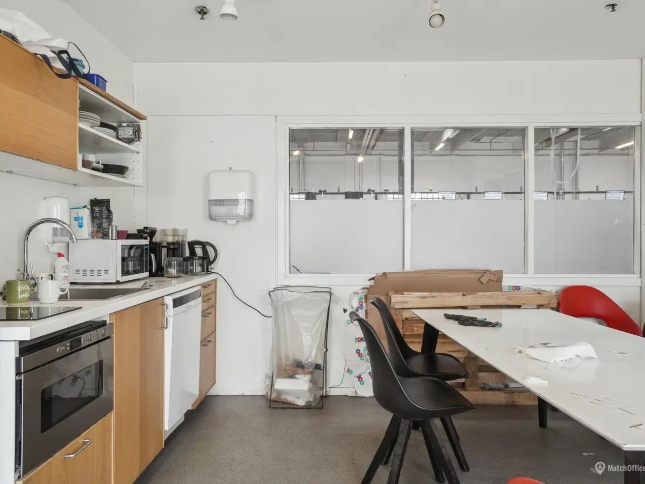 Billede 11 - Højloftet lager med kontor til leje på Amager tæt på E20 og Ørestad