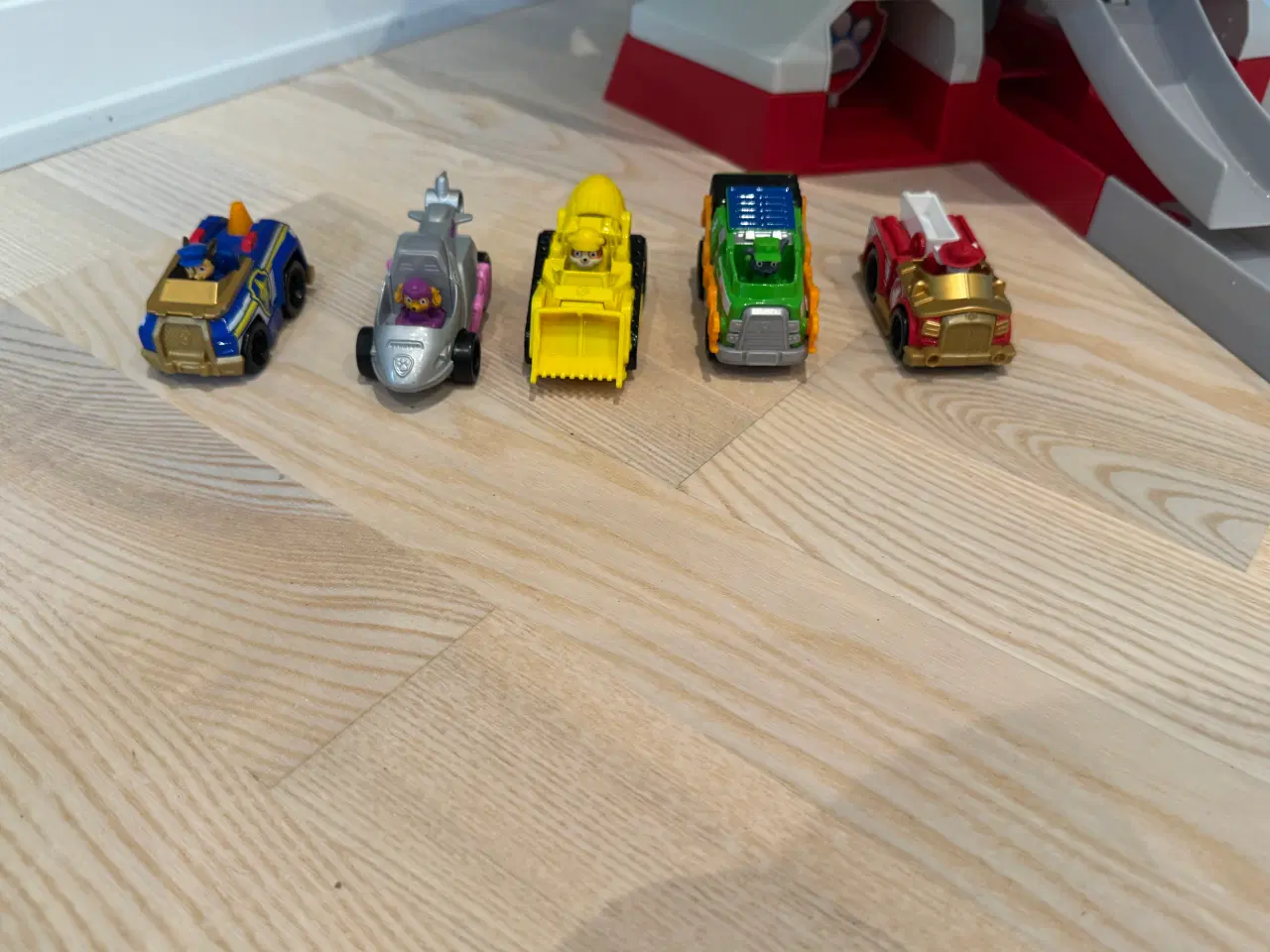 Billede 2 - paw patrol bane Incl 5 biler 