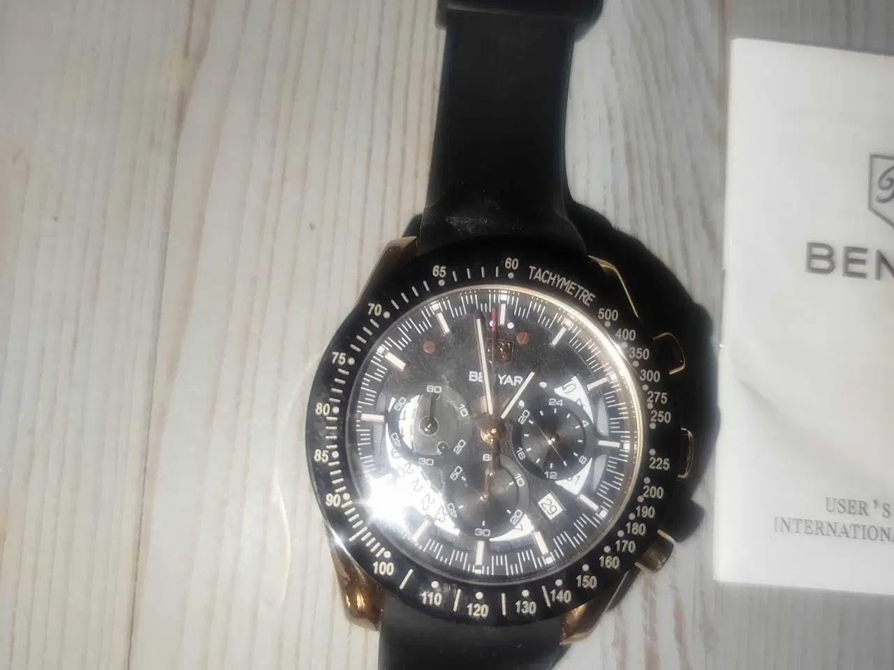 Billede 4 - Stort Herre ur i guld og sort farve