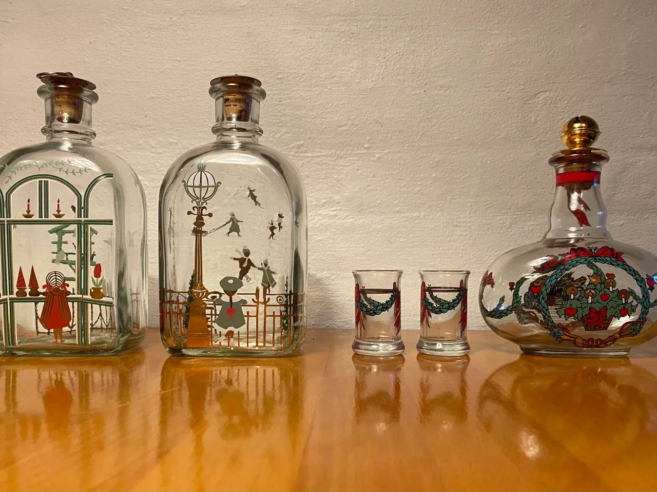 Billede 2 - Holmegaard 6 juleflasker, 1984-1989 + 2, kr. 450,-