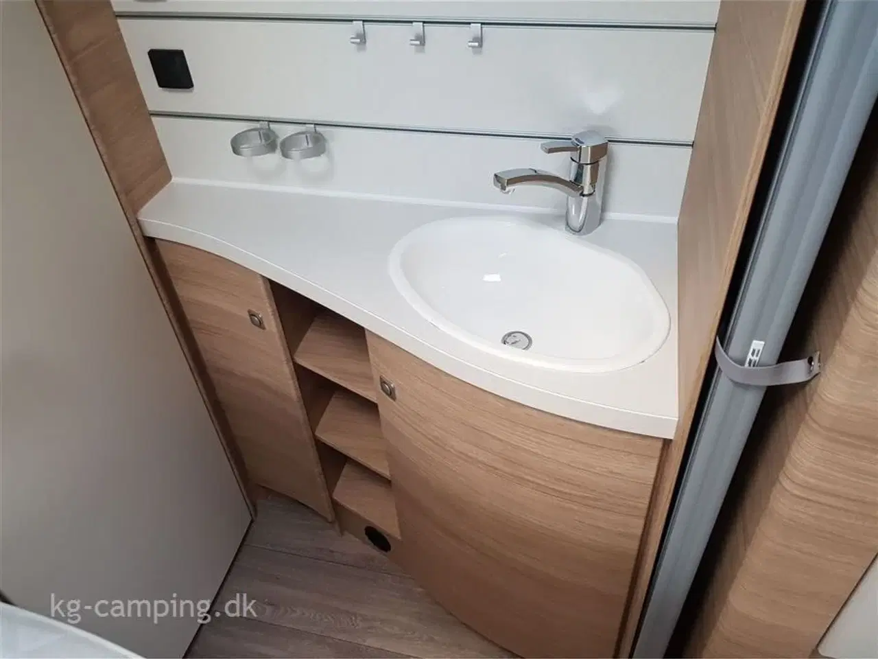 Billede 8 - 2024 - Fendt Bianco Selection 465 SFB   Kvalitetsvogn med fransk seng og rundsiddegruppe - Kan opvejes til 1.800 kg.