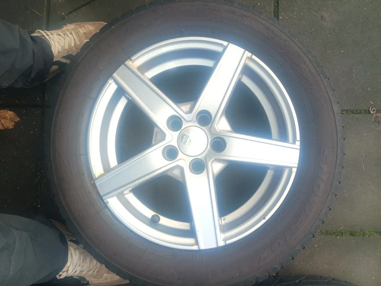 Billede 2 - 15" Alufælge M. Næsten nye vinterdæk