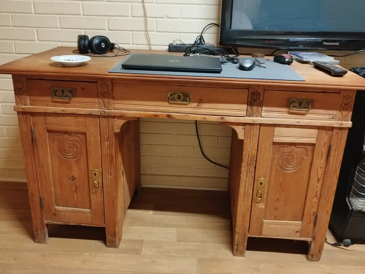 Billede 1 - Skrivebord til salg