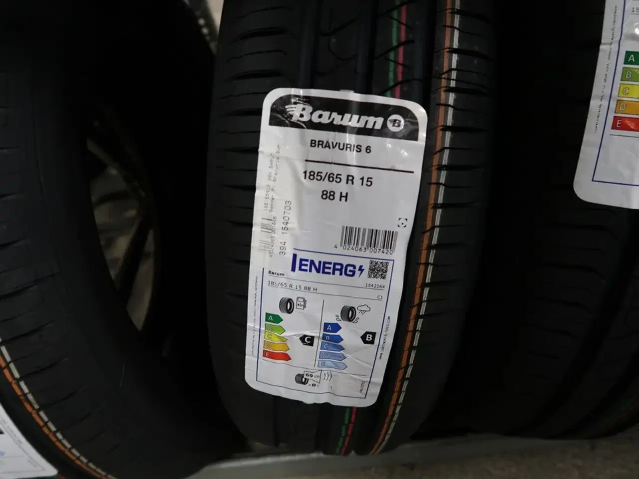 Billede 2 - 3 stk. dæk BARUM 185/65R15 88H