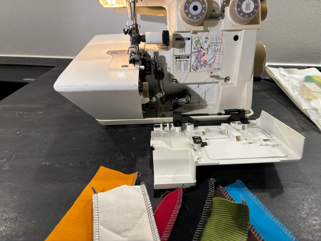 Billede 2 -  Bernette 334 ds for Bernina  overlocker 