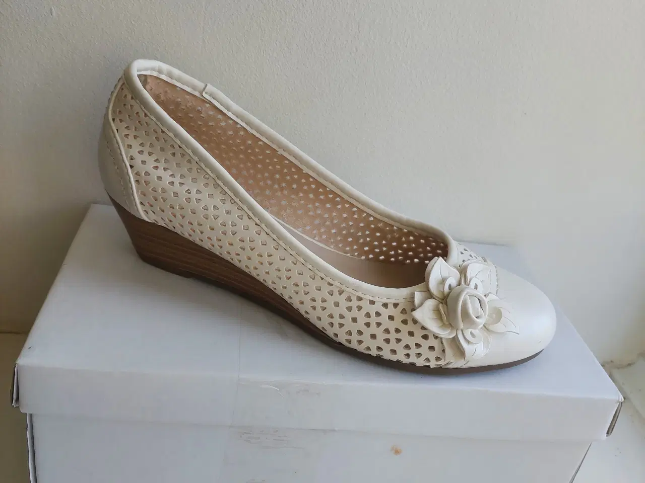 Billede 1 - Hvide sko fra Graceland str 37