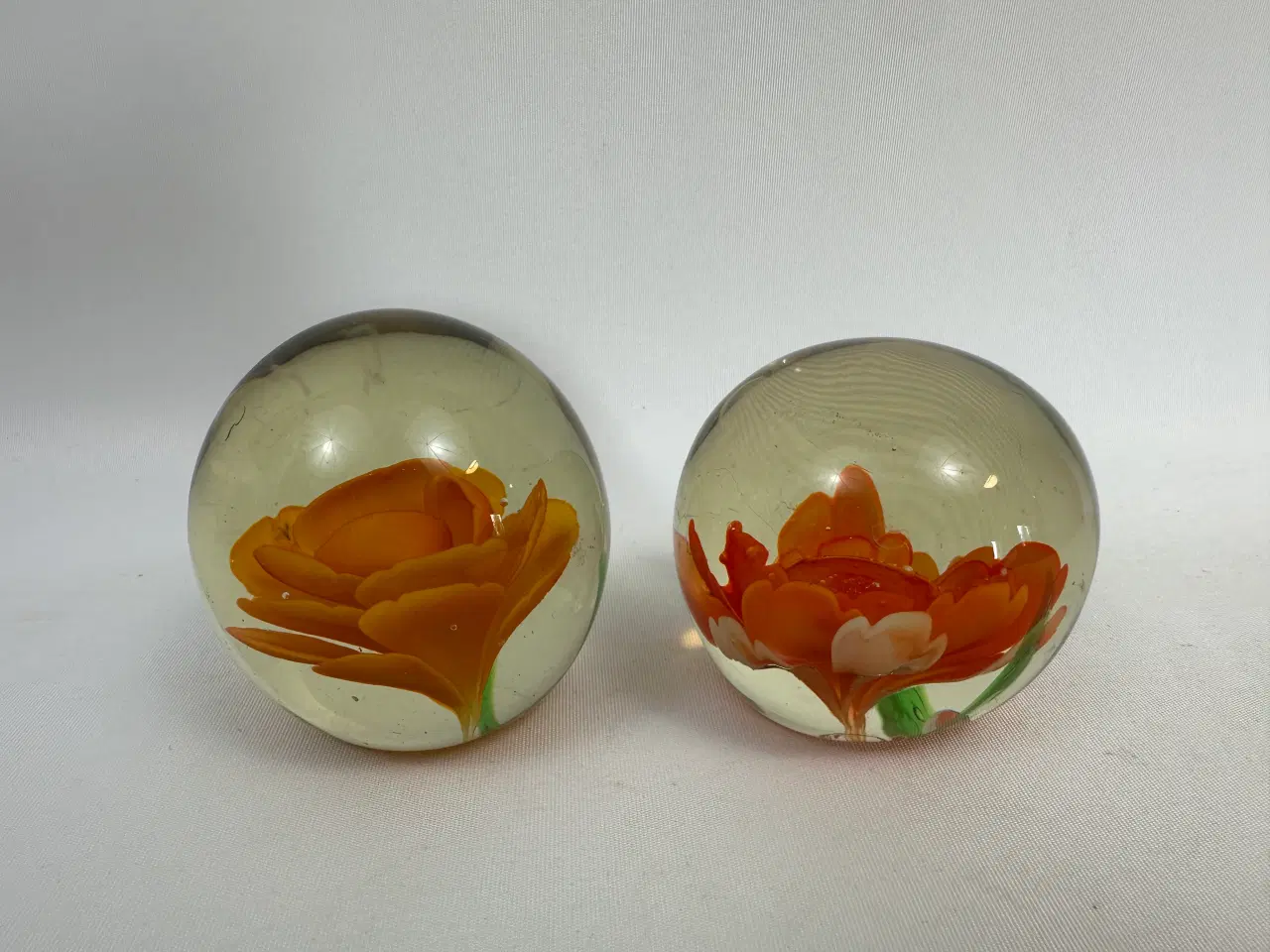 Billede 1 - 2 stk. ældre brevpressere / glaskunst 