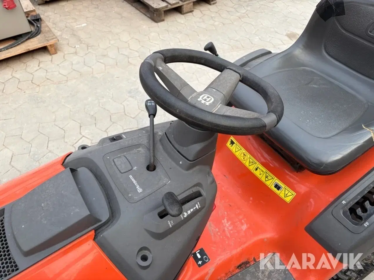 Billede 11 - Græsslåmaskine Husqvarna LTH151