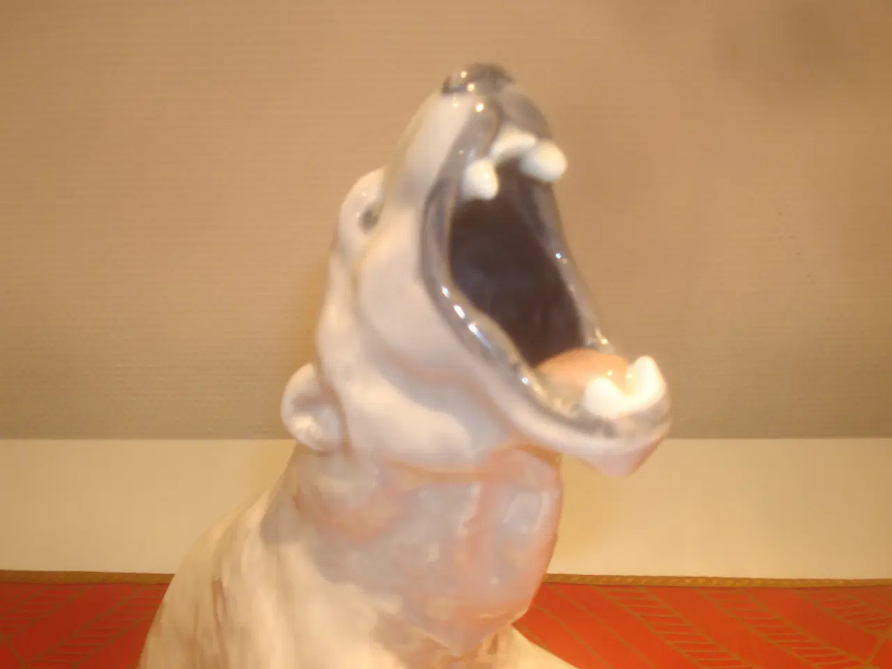 Billede 2 - KGL ISBJØRN - siddende på halen, FLOT, MARKANT