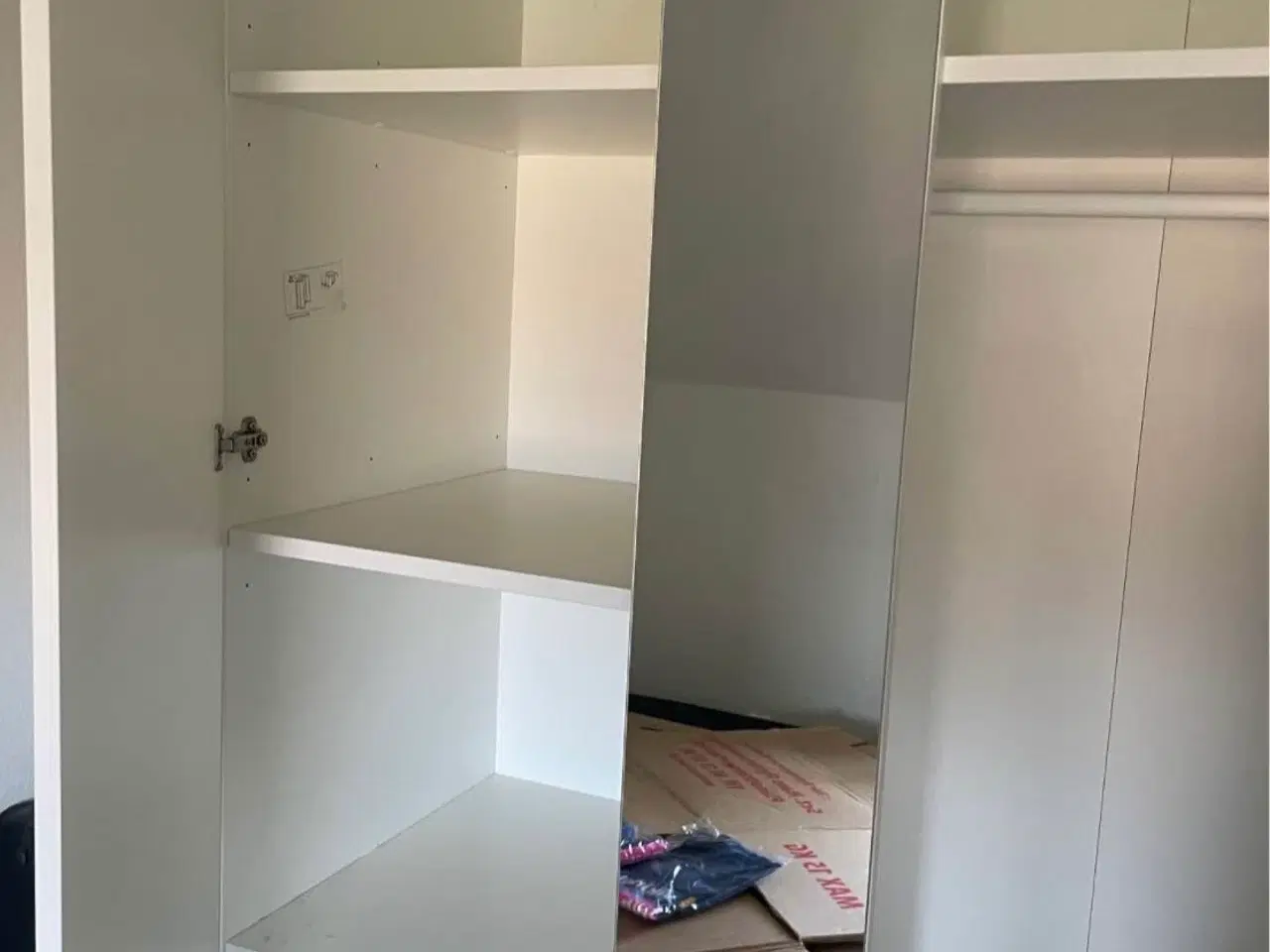 Billede 3 - Ikea garderobeskab med spejl 