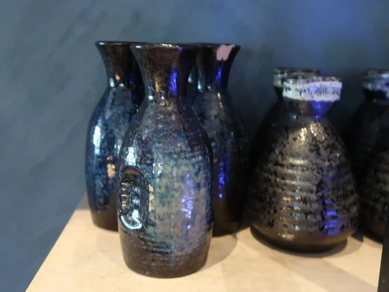 Billede 3 - Reol med indhold