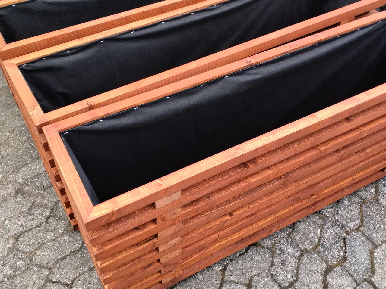 Billede 3 - Højbede på mål.