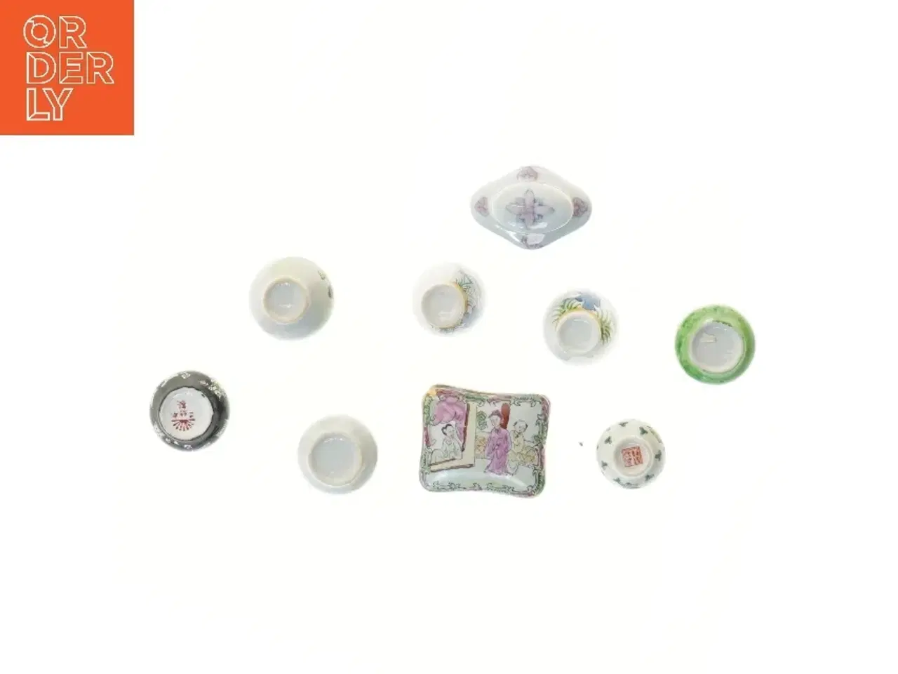 Billede 3 - Små dekorative porcelænsvaser (str. 6,5 cm)